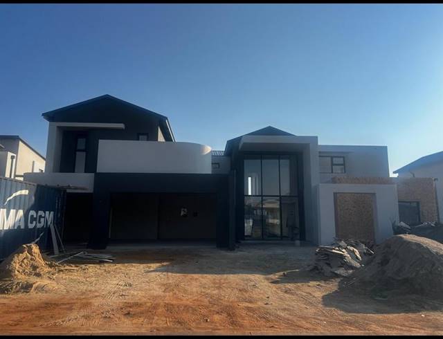 5 BEDROOM HOUSE FOR SALE IN MIDSTREAM HEIGHTS